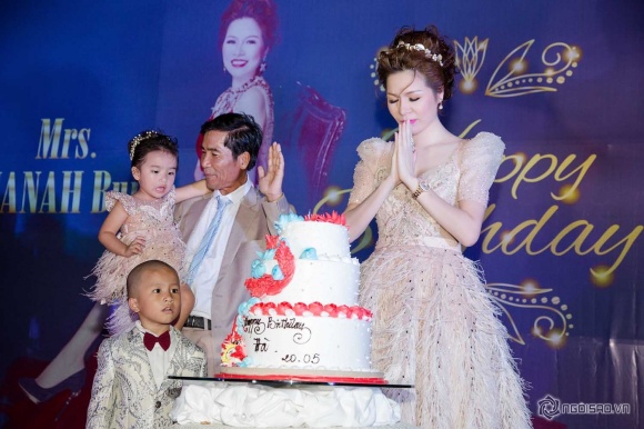 Hoa hậu Bùi Thị Hà lộng lẫy như nữ hoàng trong tiệc sinh nhật tiền tỷ tại resort sang trọng