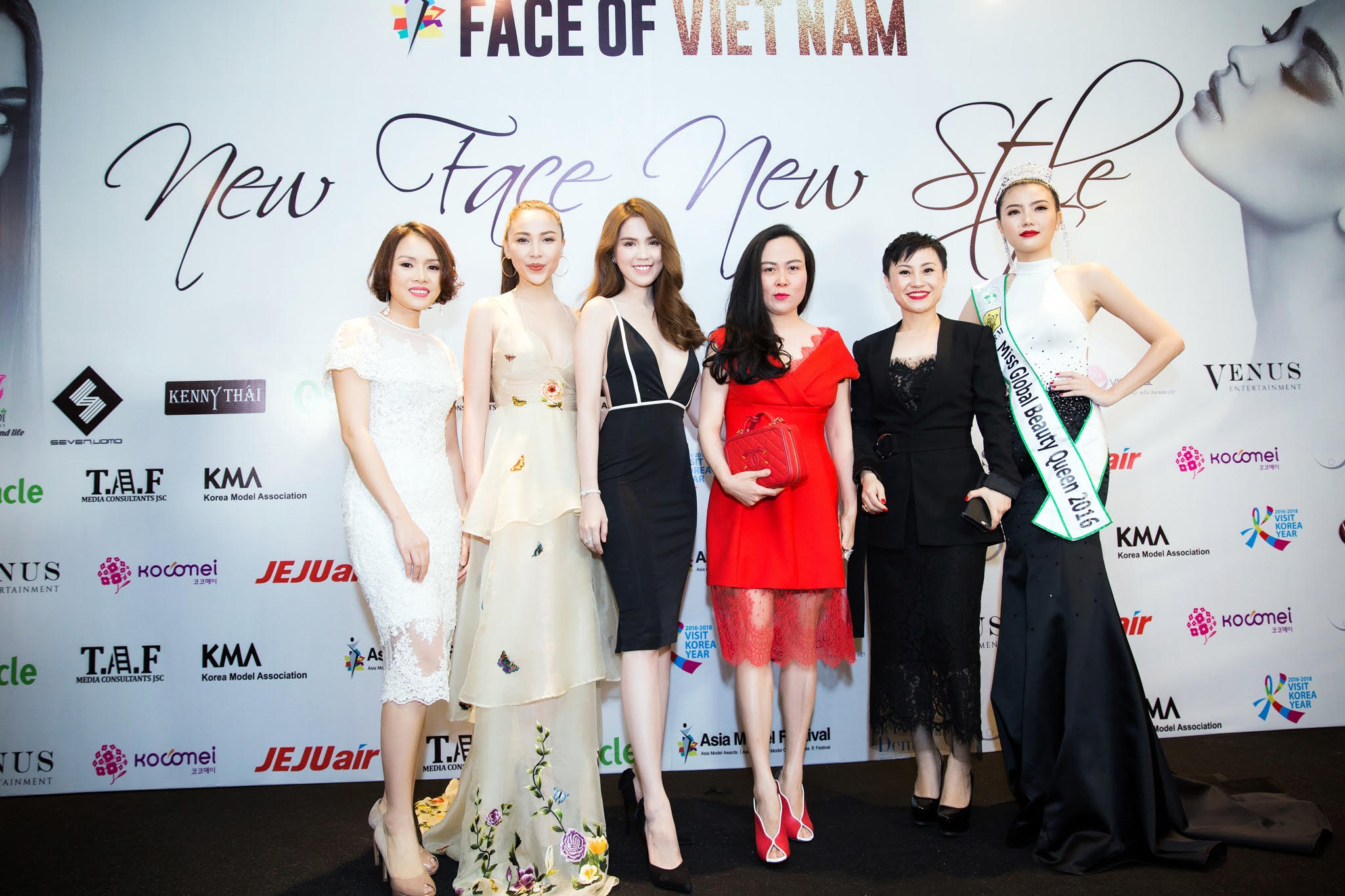 Nữ Doanh nhân Sarah Tú hội ngộ dàn sao trong sự kiện Face Of Vietnam