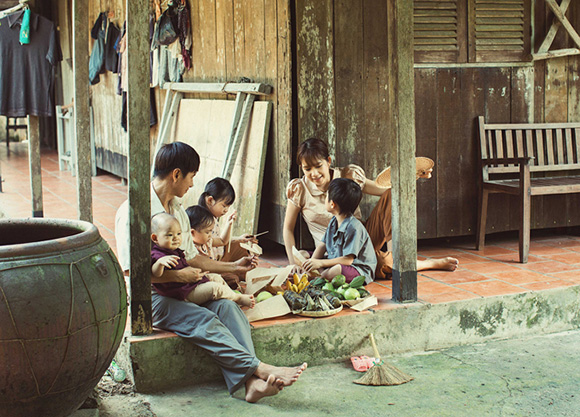 Gia đình nghèo đông con ở nông thôn của Vợ chồng Lý Hải 