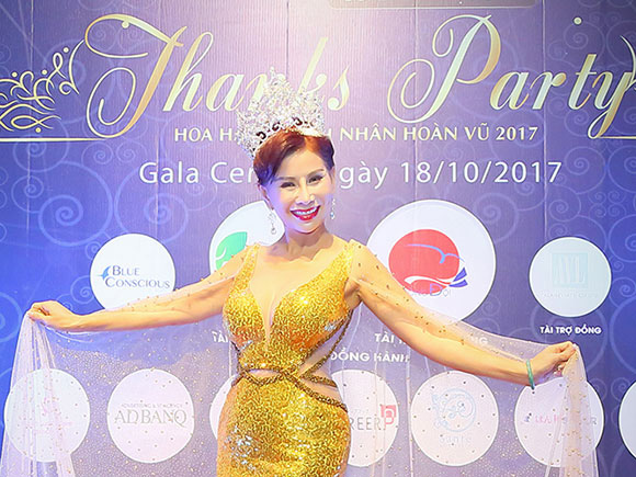 Trưởng ban tổ chức Hoa hậu Viet Internationnal 2018 đọ dáng thon gọn giữa dàn mỹ nhân Việt