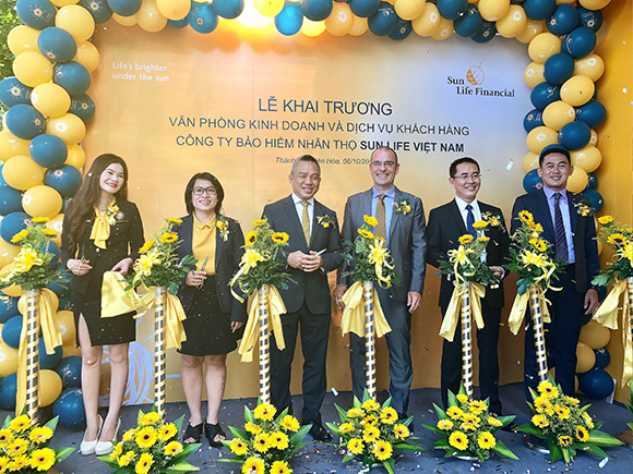 Sun Life Việt Nam vừa đồng loạt khai trương 5 Văn phòng Kinh doanh và Dịch vụ Khách hàng