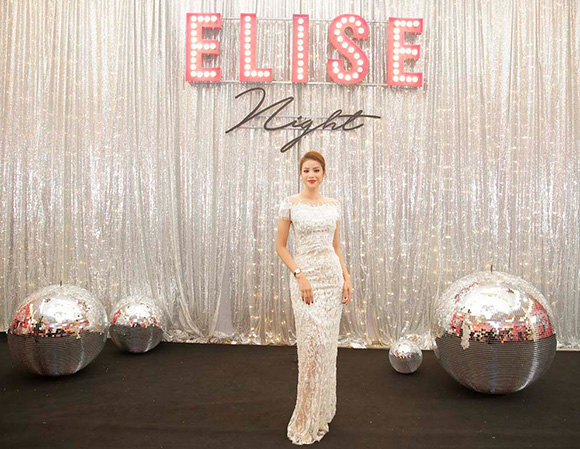 Hoa hậu Phạm Hương rạng rỡ duyên dáng trong sự kiện Elise Night