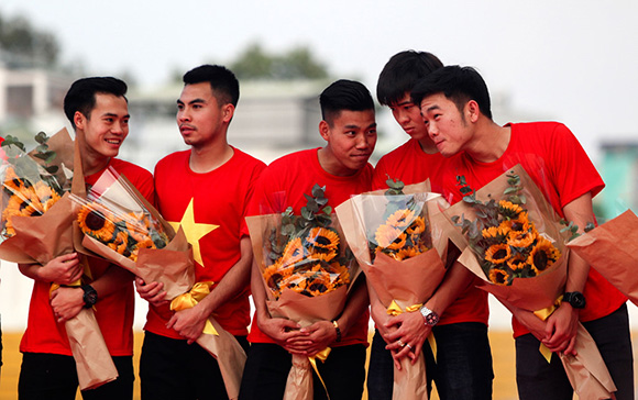 Khoảnh khắc đáng yêu của các chàng trai U23 Việt Nam ở lễ vinh danh tại Sài Gòn