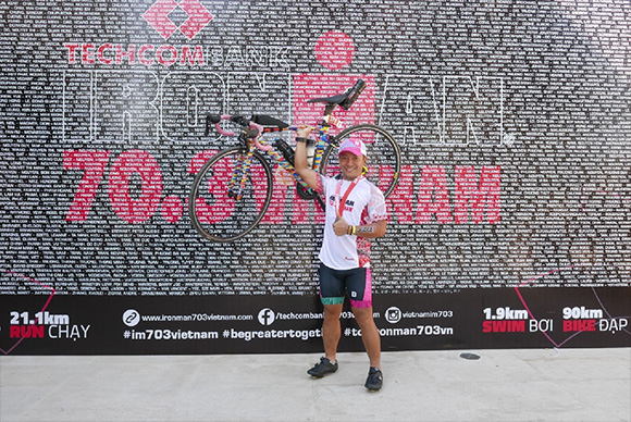 Rapper Đinh Tiến Đạt – sao Việt đầu tiên chinh phục cuộc đua Ironman 2018 khắc nghiệt