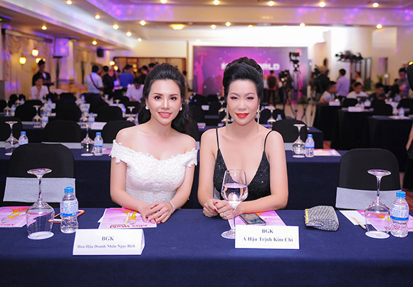  Hoa hậu Châu Ngọc Bích đọ sắc cùng Á hậu Trịnh Kim Chi tại sự kiện