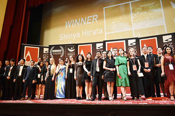 Họa sỹ Nguyễn Thu Thủy vinh dự đến Italy nhận cúp Bạc Giải thưởng Thiết kế Quốc tế