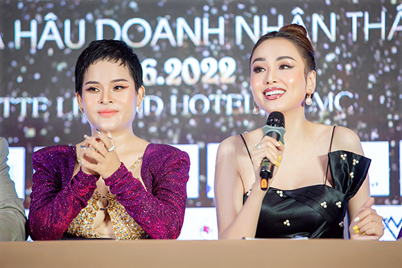 Hoa hậu Diễm Hương và Phan Thị Mơ  chung quan điểm khi ngồi “ghế nóng”